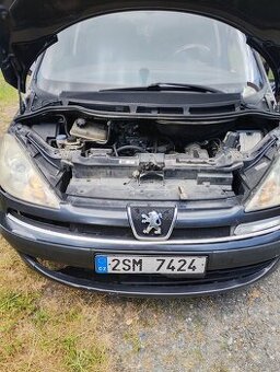 Peugeot 807 2,2 HDI, 7 míst