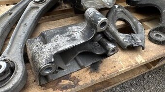 Držák převodovky Audi A4 B8 - 1