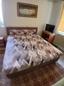 Manželská postel - letiště