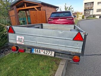 Přívěsný vozik