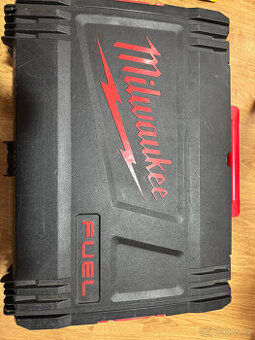 Rázový utahovák Milwaukee