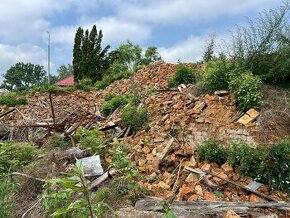 Stavební suť (cihly)