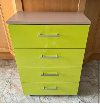➡️ Komoda / zásuvkový díl – limetková barva, 4 šuplíky