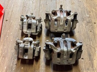 Brzdové třmeny přední a zadní Nissan 350Z / díly