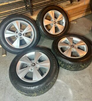 ALU Kola ŠKODA 5x112 R16 VELORUM Zimní Pneu 205/60/16