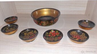 Ruské malované misky ze dřeva
