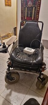 Invalidní vozik