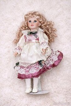 Sada porcelanovych panenek