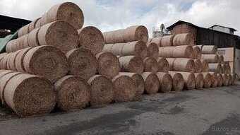 Lisovaná sláma, kulaté balíky