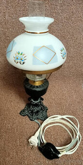 Stará kovová lampička