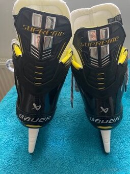 Prodám nové brusle Bauer M4