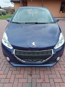Peugeot 208, 1.2 benzín, najeto jen 61 TKM, metal. lak