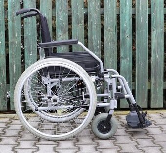 053-Mechanický invalidní vozík Vitea-Care. - 1