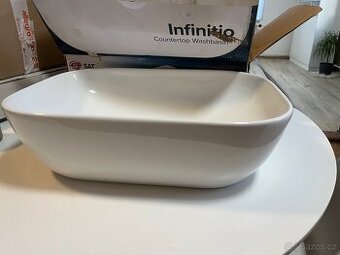 Nové umyvadlo Infinitio nepoškozeno