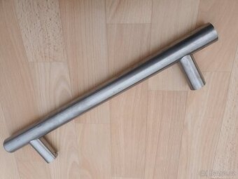 masivní nerez madlo na dveře 40cm