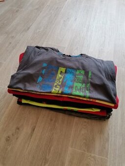 Balík oblečení 5 vel. 158