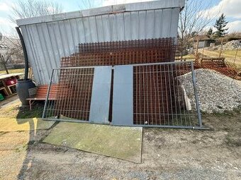 Brána dvoukřídlá