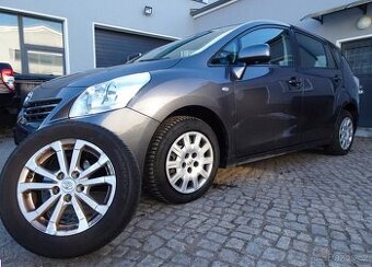 Toyota Verso Edition 1.8i benzín 108kw