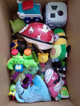 Mix různých hraček-plná krabice