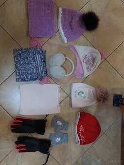 čepice, rukavice ,nákrčáky, šály vel cca 8-11 let