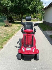 Invalidní elektrický vozík