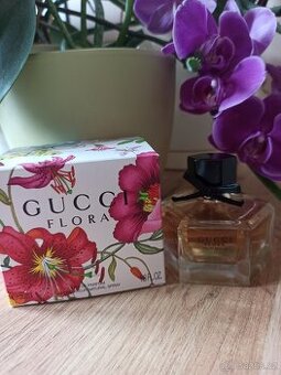 Gucci Flora parfém
