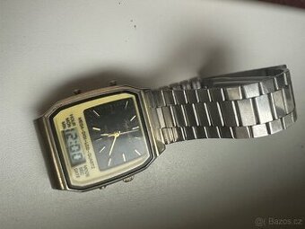 Retro hodinky mechanicke a quartz kombinace