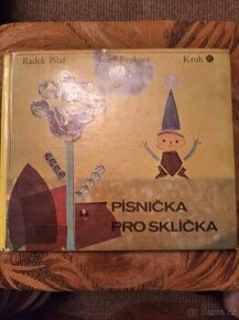 Písnička pro sklíčka, Pilař