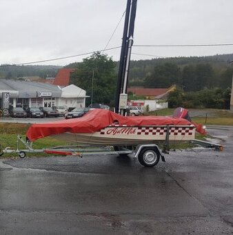 Motorový člun Mackay, závěsný motor YAMAHA 8HP