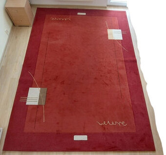 Prodám červený kusový koberec, 240 x 340 cm - 1