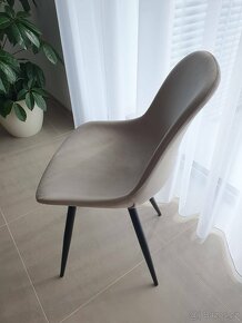 Nová designová židle Capri