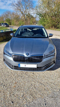 Skoda Superb Combi 1.5 TSi, 150 koní, Matrix, full KESSY