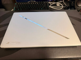 RTX 5080 Asus ROG Zephyrus G14