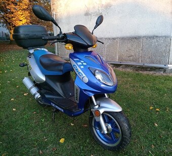 Prodám pěkný skútr CBC 2T 50 ccm