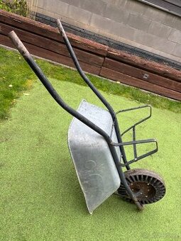 Stavební kolečko 60 l plné kolo