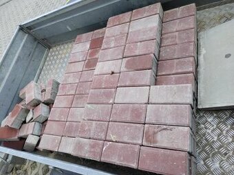 Betonová dlažba 20x10x8 cm - červená