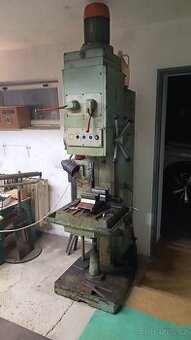 Sloupová vrtačka STANKO