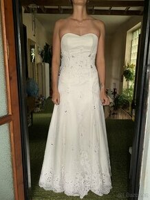 Svatební šaty bez ramínek s kamínky velikost 38