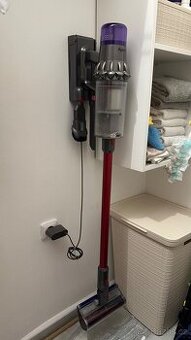 Vysavač Dyson V11 Fluffy -SPĚCHA