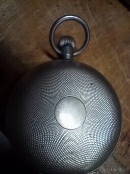 Staré stříbrné kapesní hodinky