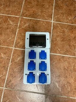 Zásuvková skříň 6x230V