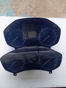 Prodám budíky ,přístrojová deska na škoda Octavia 2