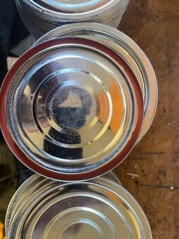 Víčka na plechovky