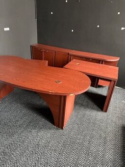 sestavu kancelářského nábytku