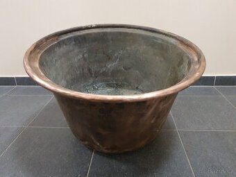 těžký měděný kotel, luxusní stav