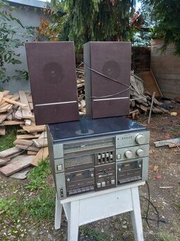 Starší věž s gramem + repro