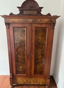 Starožitná skříň, 2643