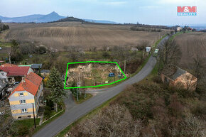Prodej pozemku k bydlení, 594 m2 v obci Dlažkovice