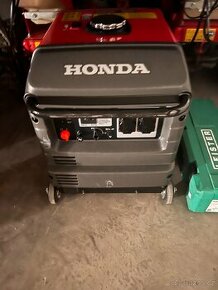 Honda invertor zánovní