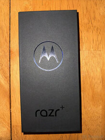 Motorola razr+